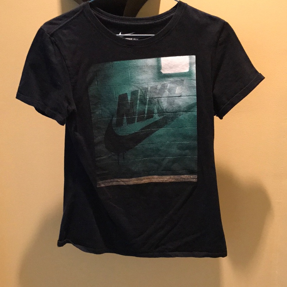 Nike girls t shirt